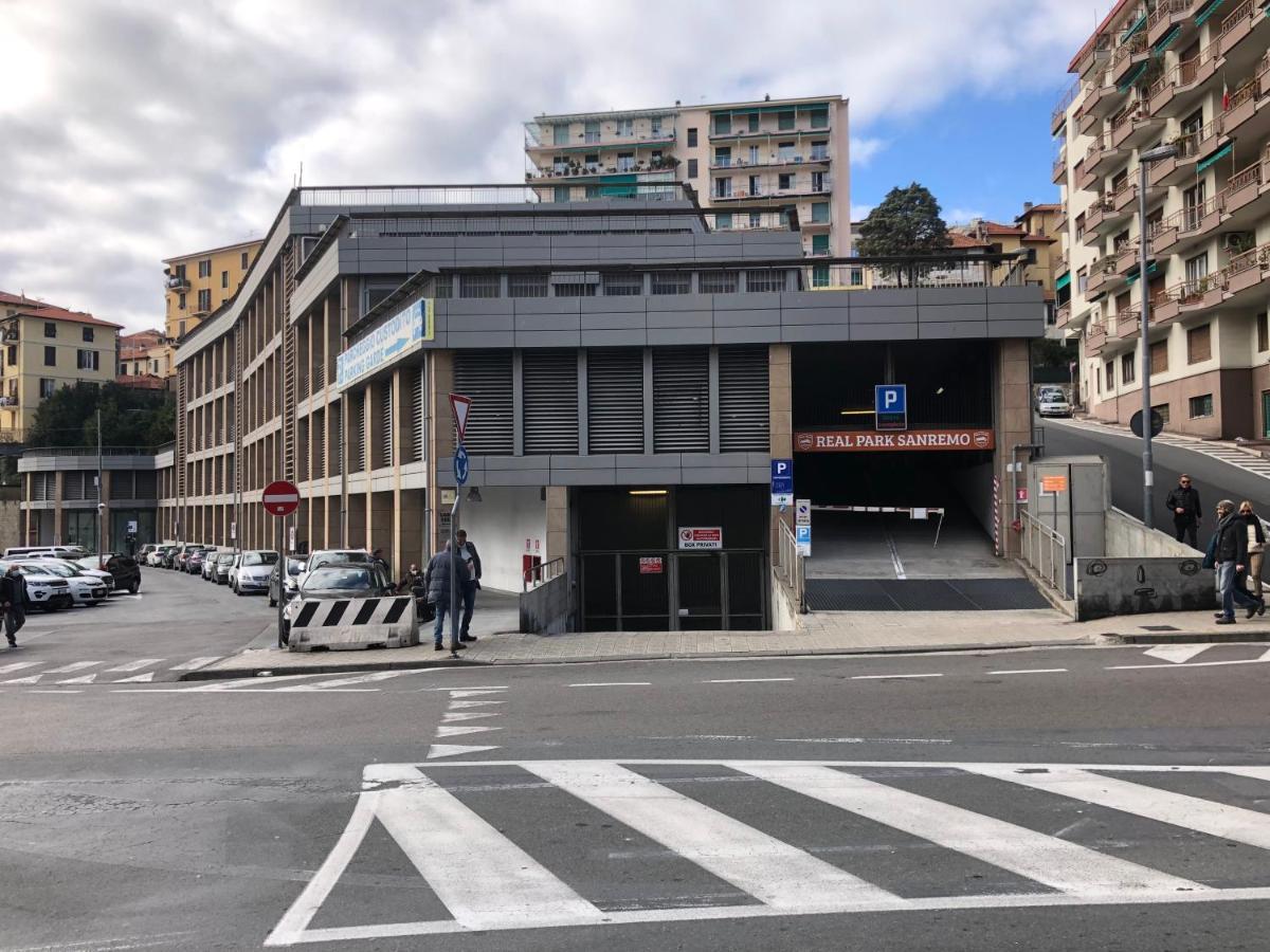 Appartamento Ai Piedi Della Pigna Сан Ремо Екстериор снимка